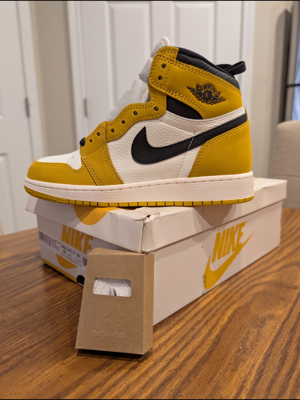 Nike Air Jordan 1 Mid - Size 4.5Y Or 6 Women